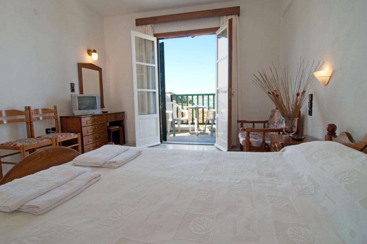 Alex Hotel Tourlos Bagian luar foto