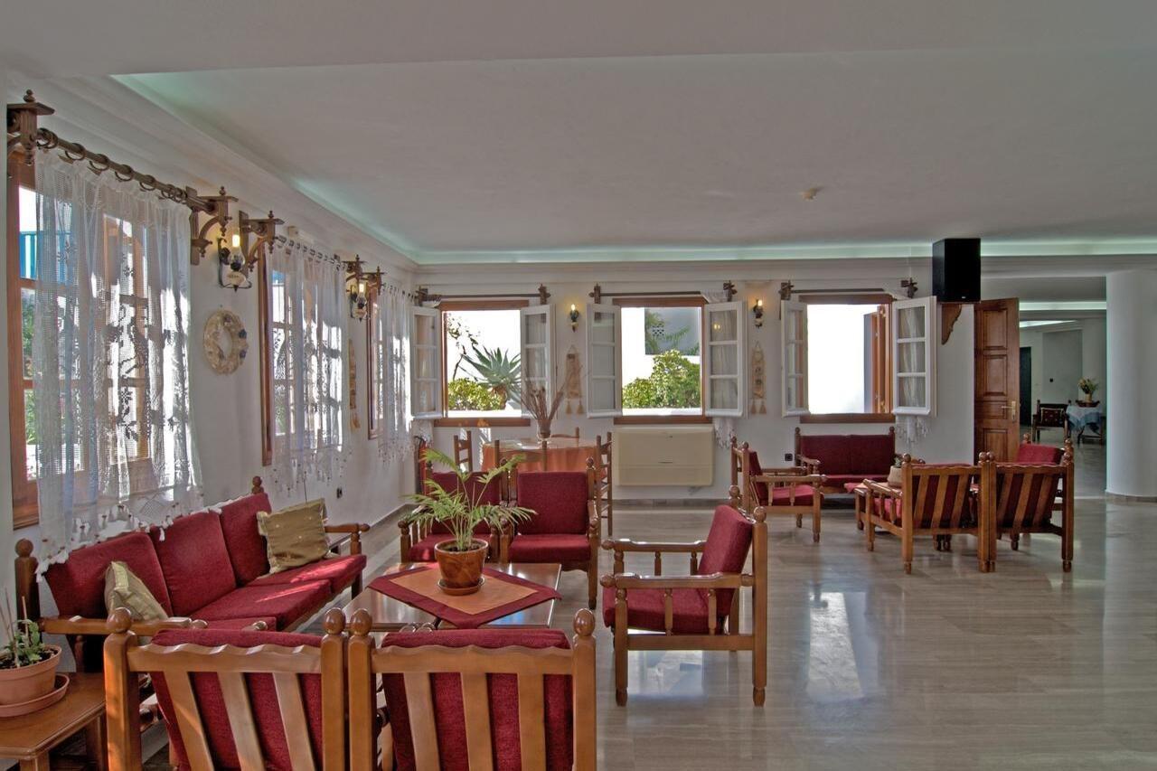 Alex Hotel Tourlos Bagian luar foto