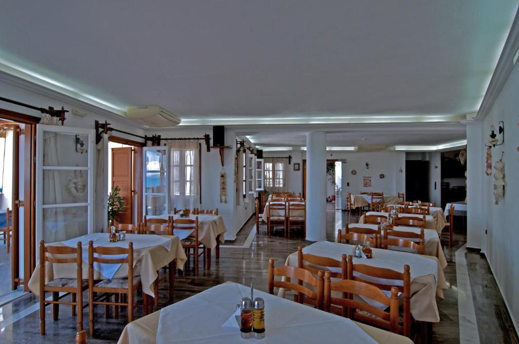 Alex Hotel Tourlos Bagian luar foto
